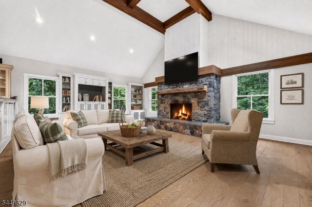 103 Old Driftway Ln, Tewksbury Twp., NJ 08833