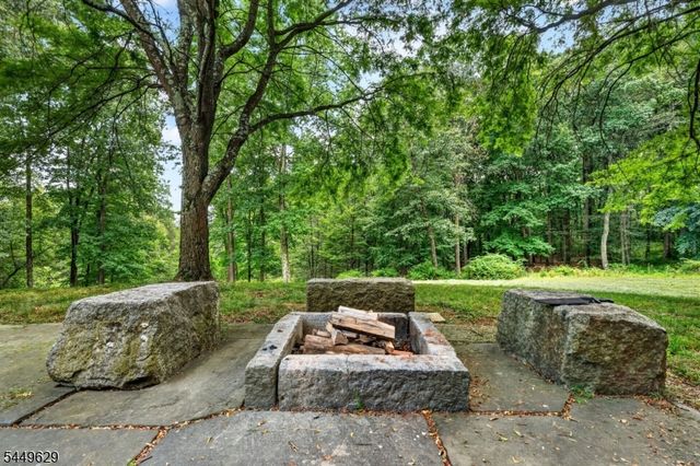 103 Old Driftway Ln, Tewksbury Twp., NJ 08833