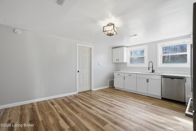 6006 Pendleton Rd, Louisville, KY 40272