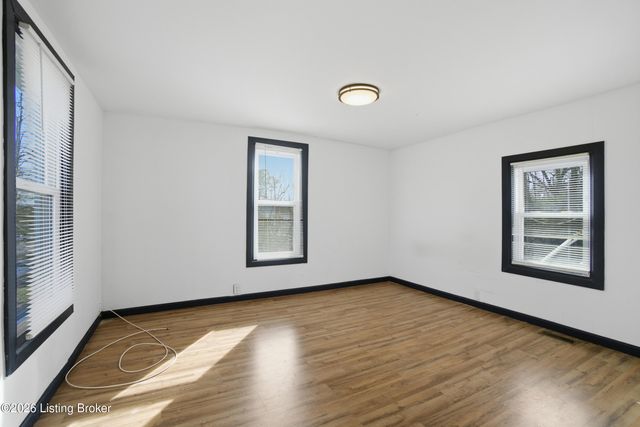 6006 Pendleton Rd, Louisville, KY 40272