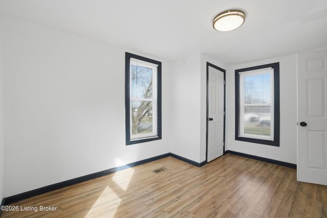 6006 Pendleton Rd, Louisville, KY 40272