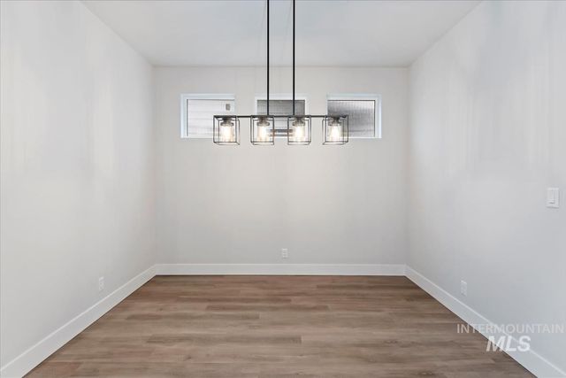 8174 N Breezy Ave, Boise, ID 83714