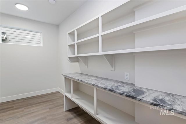 8174 N Breezy Ave, Boise, ID 83714