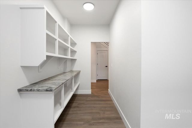 8174 N Breezy Ave, Boise, ID 83714