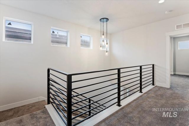 8174 N Breezy Ave, Boise, ID 83714