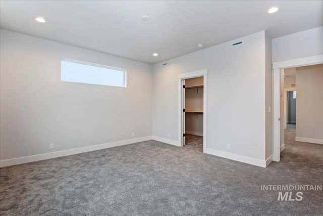 8174 N Breezy Ave, Boise, ID 83714