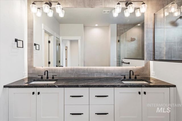 8174 N Breezy Ave, Boise, ID 83714