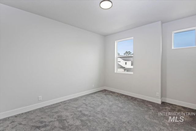 8174 N Breezy Ave, Boise, ID 83714