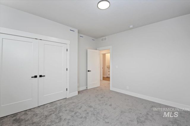 8174 N Breezy Ave, Boise, ID 83714