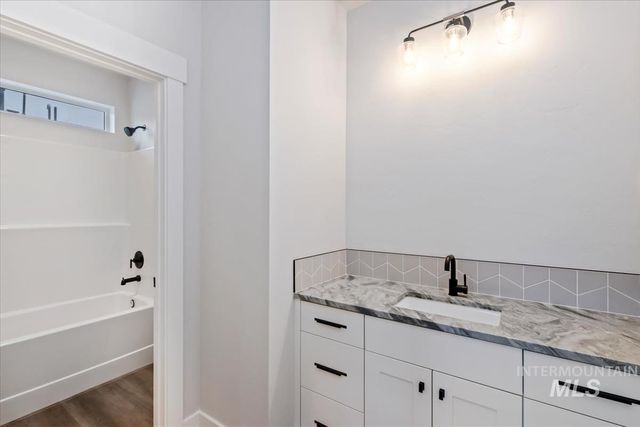 8174 N Breezy Ave, Boise, ID 83714