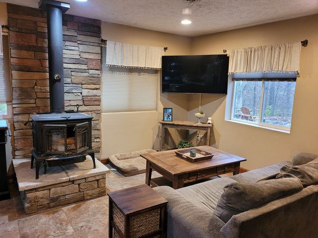 19650 N Pisque Lane, Woodlawn, IL 62898