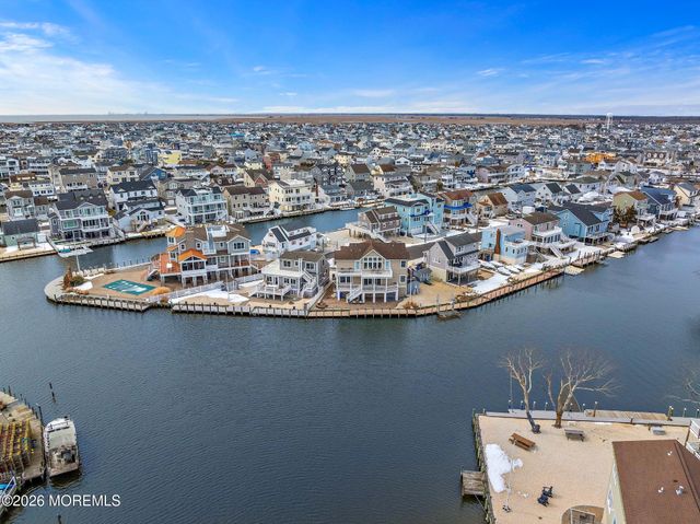 72 Jennie Drive, Beach Haven West, NJ 08050