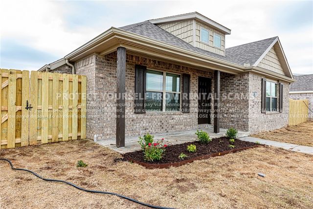 142 Broyles Avenue, Fayetteville, AR 72704