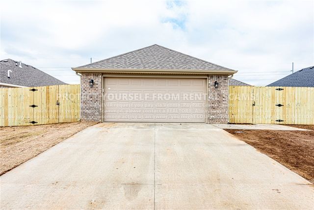 142 Broyles Avenue, Fayetteville, AR 72704