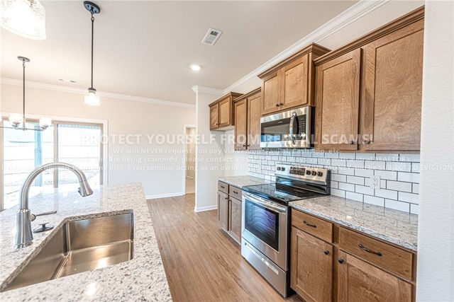 142 Broyles Avenue, Fayetteville, AR 72704