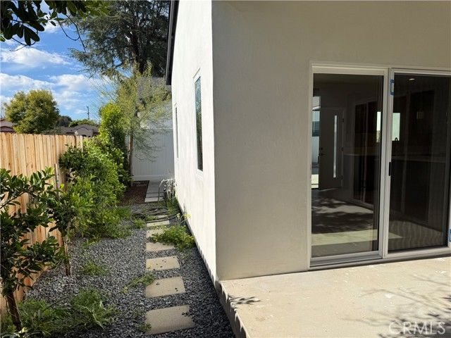 1072 N Vinedo Avenue, Pasadena, CA 91107