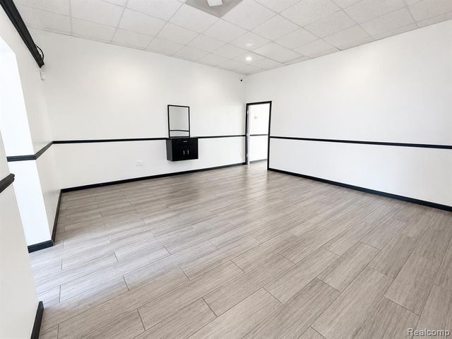 32518 Michigan Avenue, Wayne, MI 48184