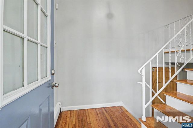 1038 Kingsland Lane, Fort Lee, NJ 07024