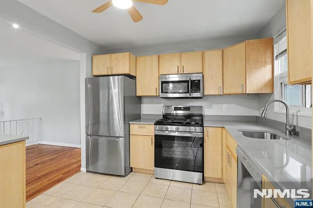 1038 Kingsland Lane, Fort Lee, NJ 07024