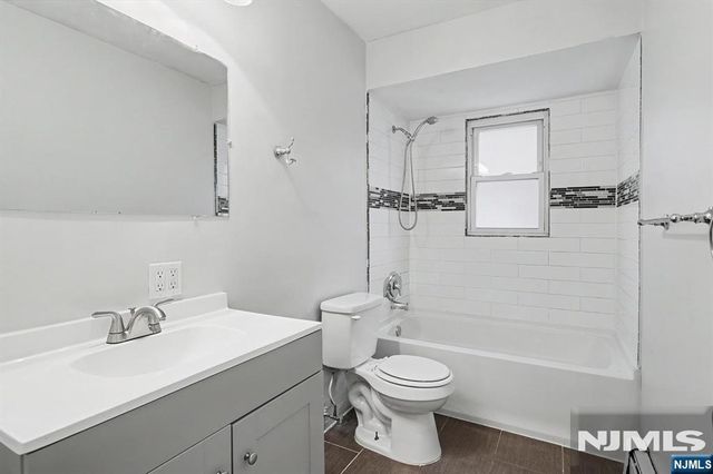1038 Kingsland Lane, Fort Lee, NJ 07024