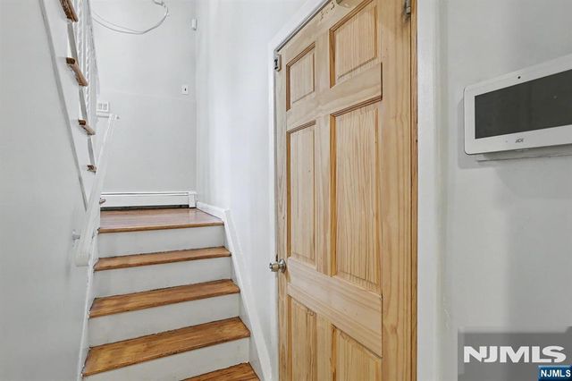 1038 Kingsland Lane, Fort Lee, NJ 07024