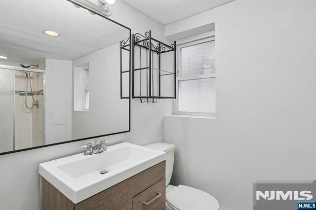 1038 Kingsland Lane, Fort Lee, NJ 07024