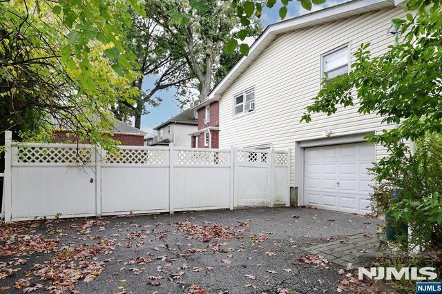 1038 Kingsland Lane, Fort Lee, NJ 07024