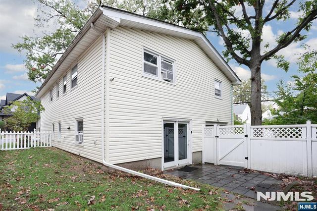 1038 Kingsland Lane, Fort Lee, NJ 07024