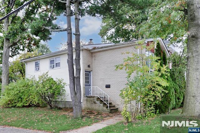 1038 Kingsland Lane, Fort Lee, NJ 07024