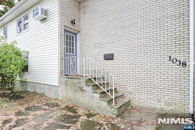 1038 Kingsland Lane, Fort Lee, NJ 07024