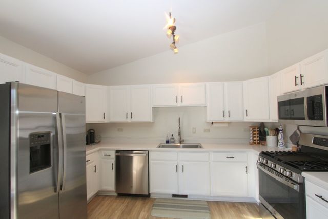 233 S Shore Drive, Island Lake, IL 60042