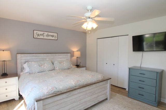 233 S Shore Drive, Island Lake, IL 60042