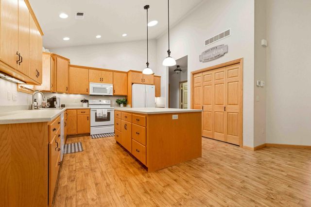 12 Deblock Drive, Crosby, MN 56441