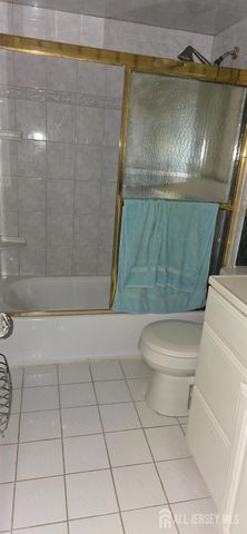 78 Highview Drive, Woodbridge Proper, NJ 07095