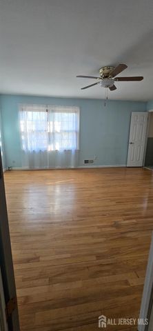 78 Highview Drive, Woodbridge Proper, NJ 07095