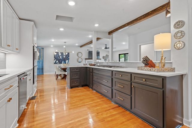 1113 Twin Points Road, Hot Springs, AR 71913