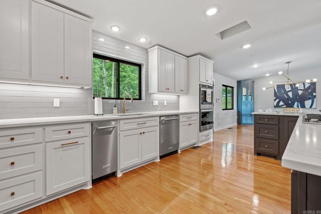 1113 Twin Points Road, Hot Springs, AR 71913