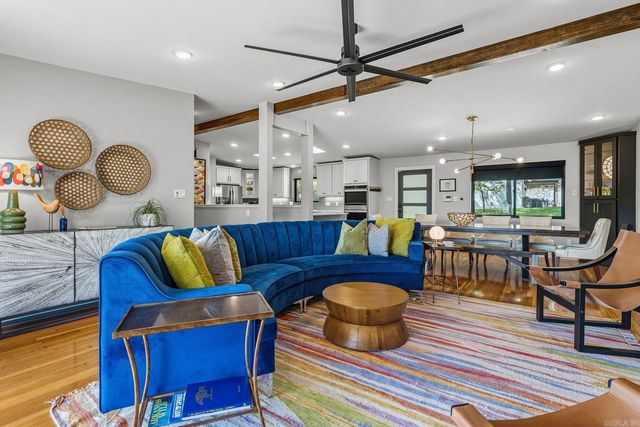 1113 Twin Points Road, Hot Springs, AR 71913