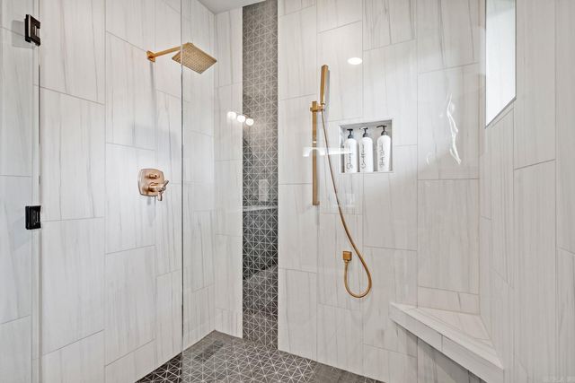 1113 Twin Points Road, Hot Springs, AR 71913