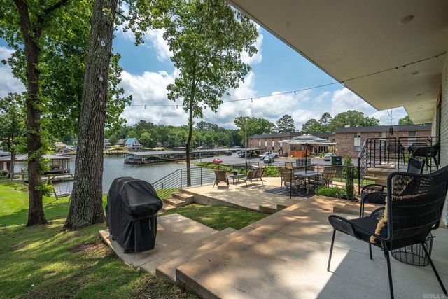 1113 Twin Points Road, Hot Springs, AR 71913