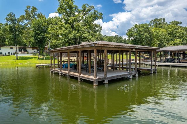 1113 Twin Points Road, Hot Springs, AR 71913