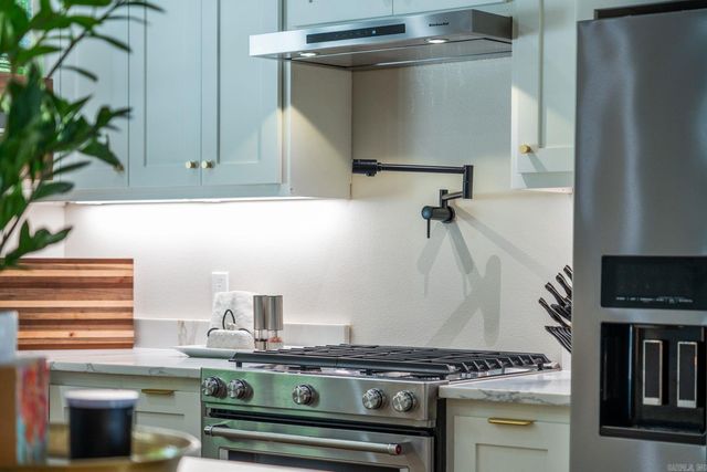 1113 Twin Points Road, Hot Springs, AR 71913