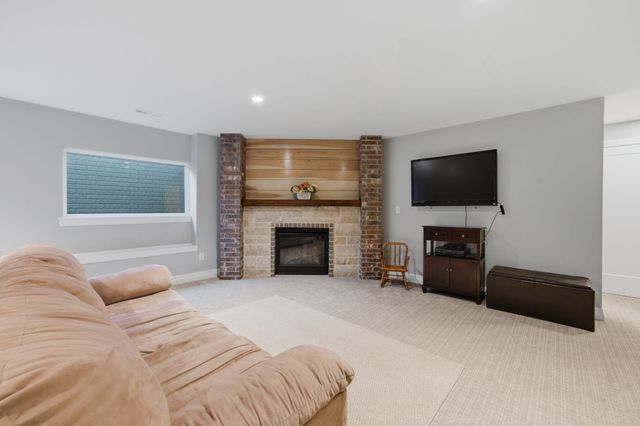 3303 N Shefford St, Wichita, KS 67205