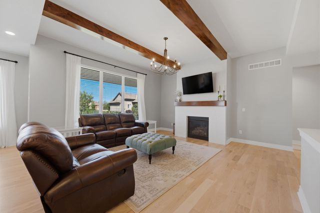 3303 N Shefford St, Wichita, KS 67205