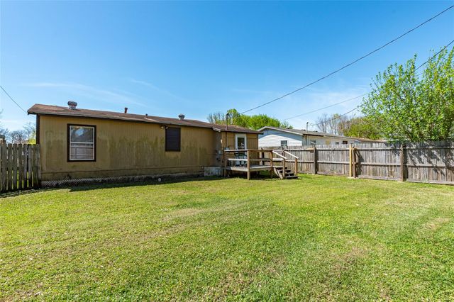 420 17th Avenue N, Texas City, TX 77590