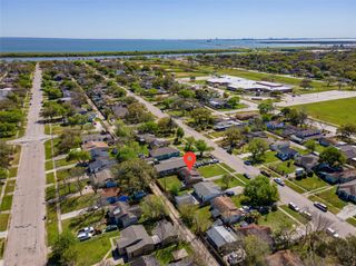 420 17th Avenue N, Texas City, TX 77590
