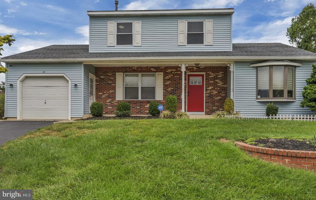 33 BERWICK LN, Sicklerville, NJ 08081 — exterior