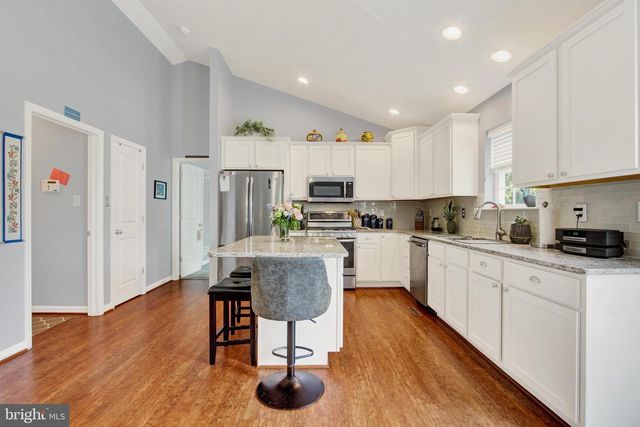 880 RIPPLE DR, Hanover, PA 17331