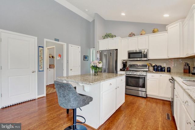 880 RIPPLE DR, Hanover, PA 17331