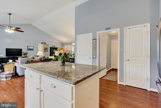 880 RIPPLE DR, Hanover, PA 17331